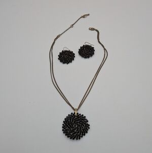 Elegant Black and Gold Jewelry Set